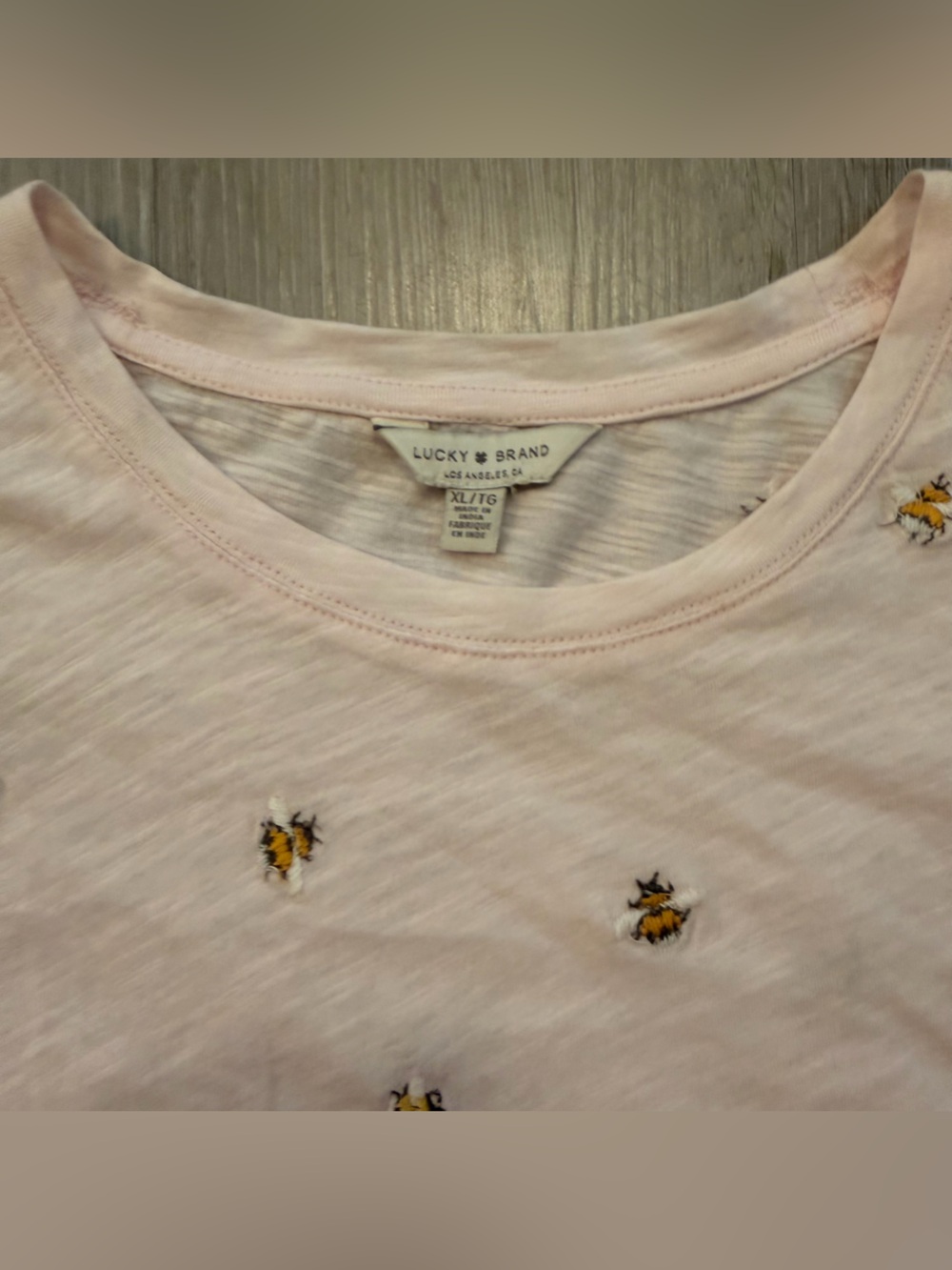 Lucky Brand Bee Embroidered Easy Crew Neck T-Shirt - Pink - Size XL - Picture 4 of 6